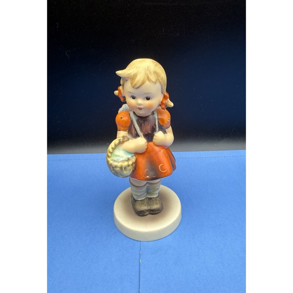 Goebel Hummel School Girl Figurine Girl / Basket & Backpack 81 2/0 TMK3- No Box